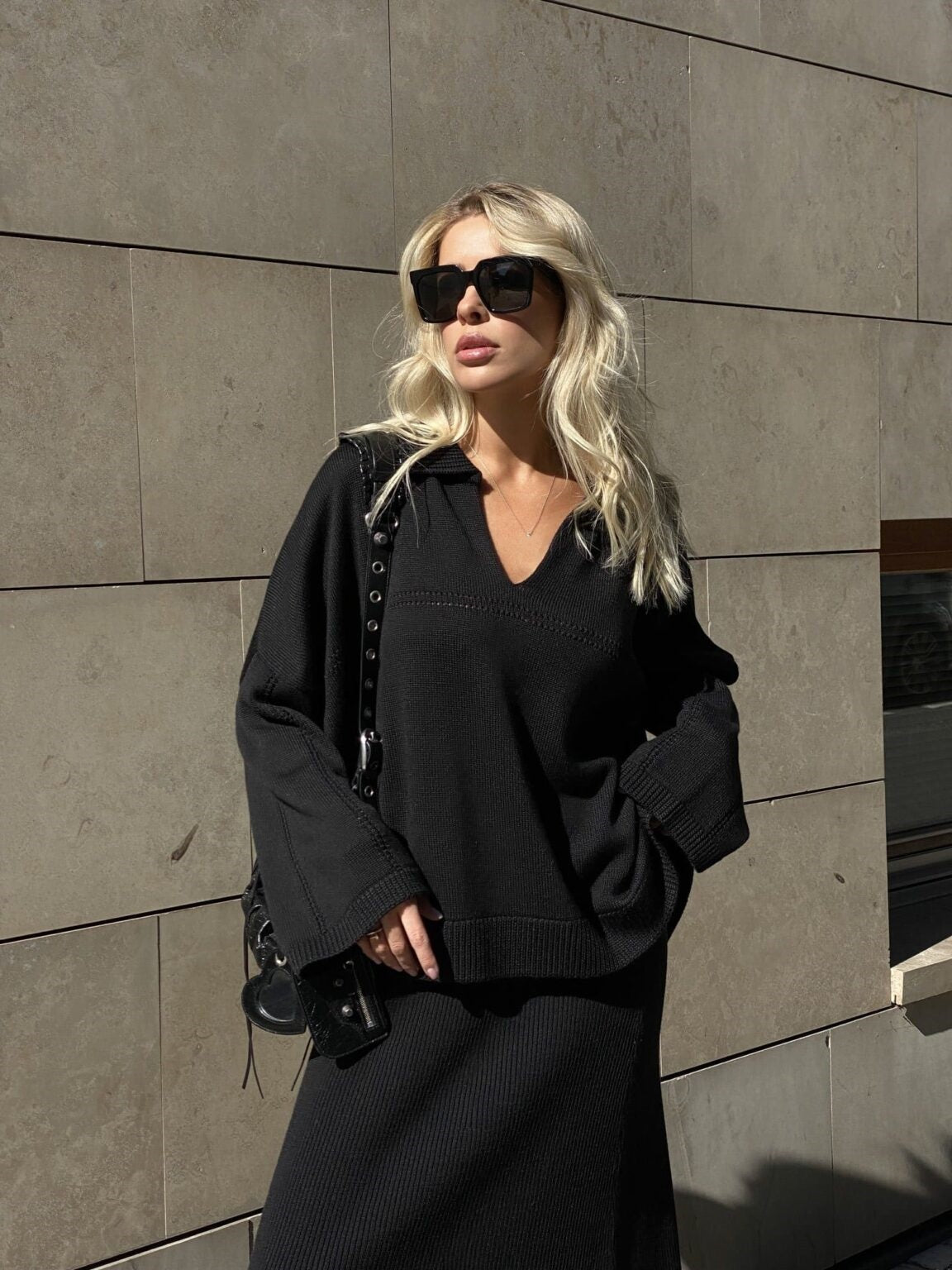 Andrea black jumper