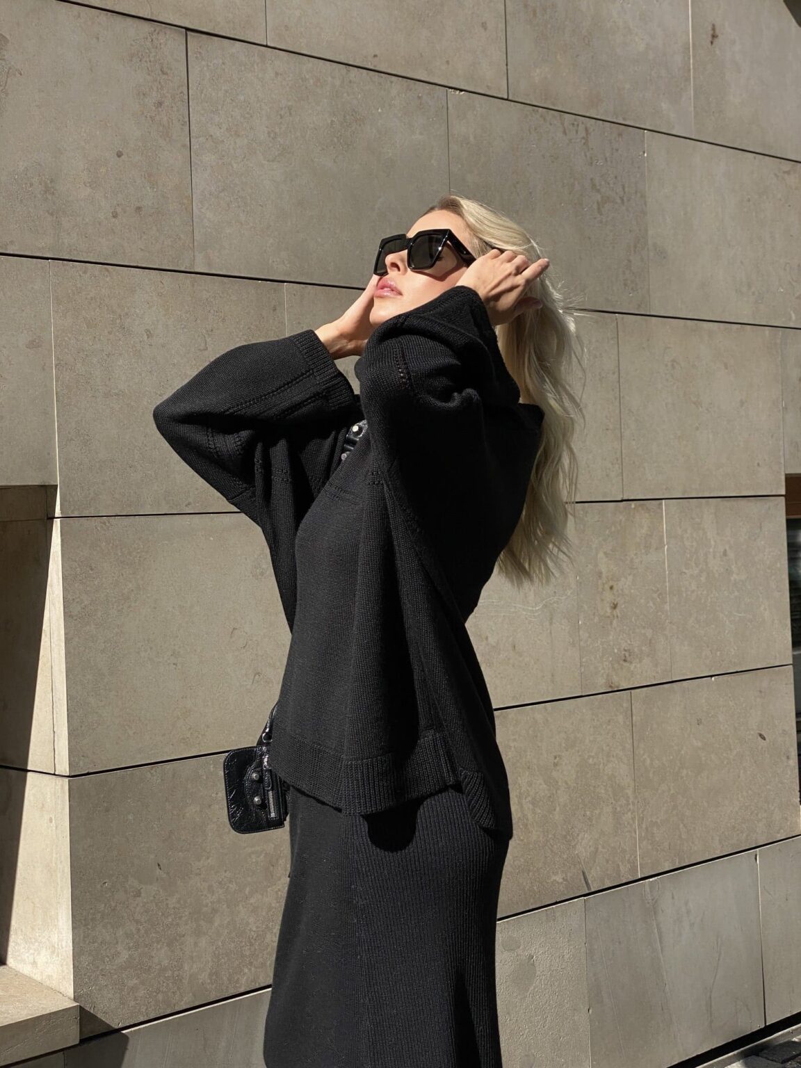 Andrea black jumper