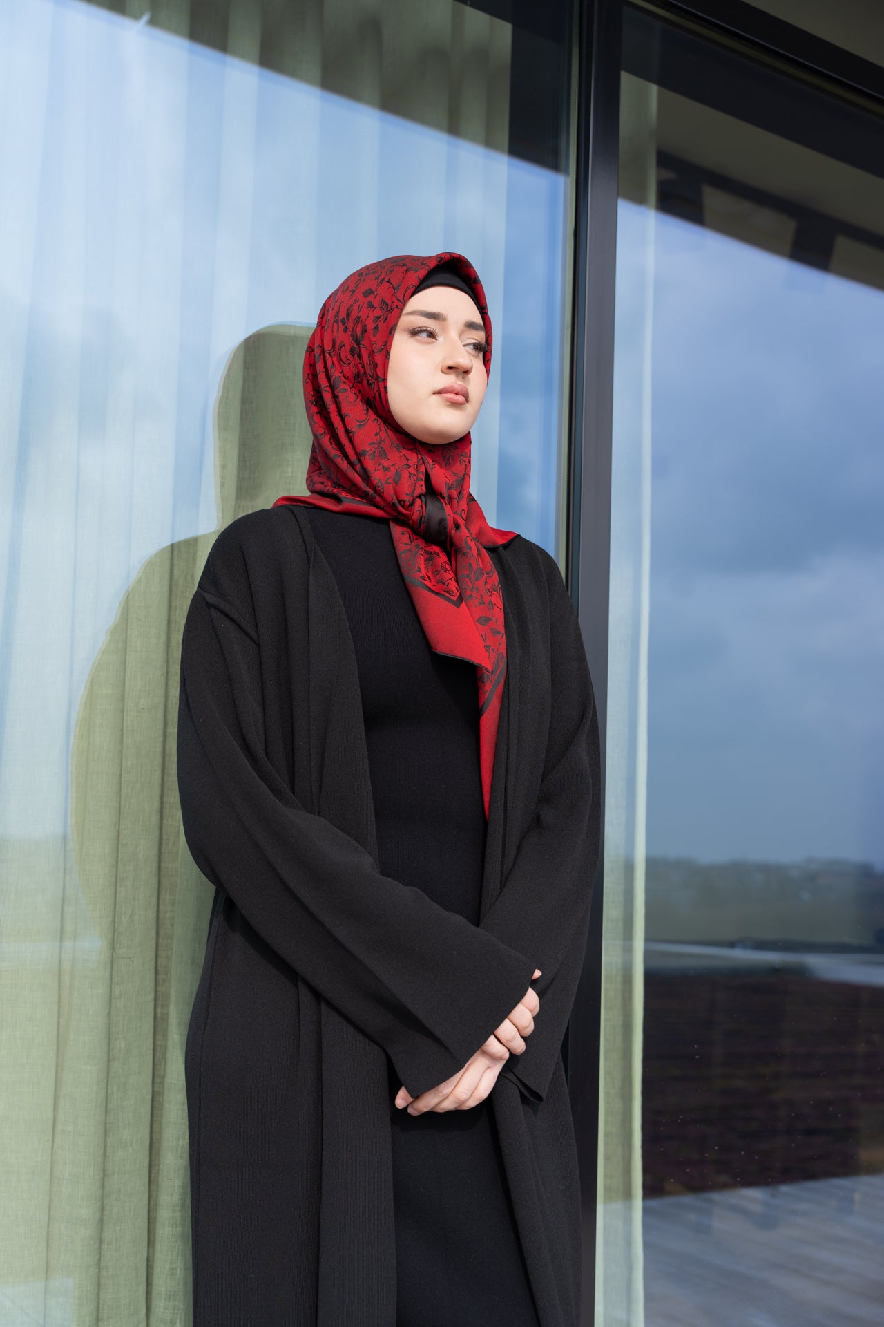 Bagira schwarzes ärmelloses langes Kleid