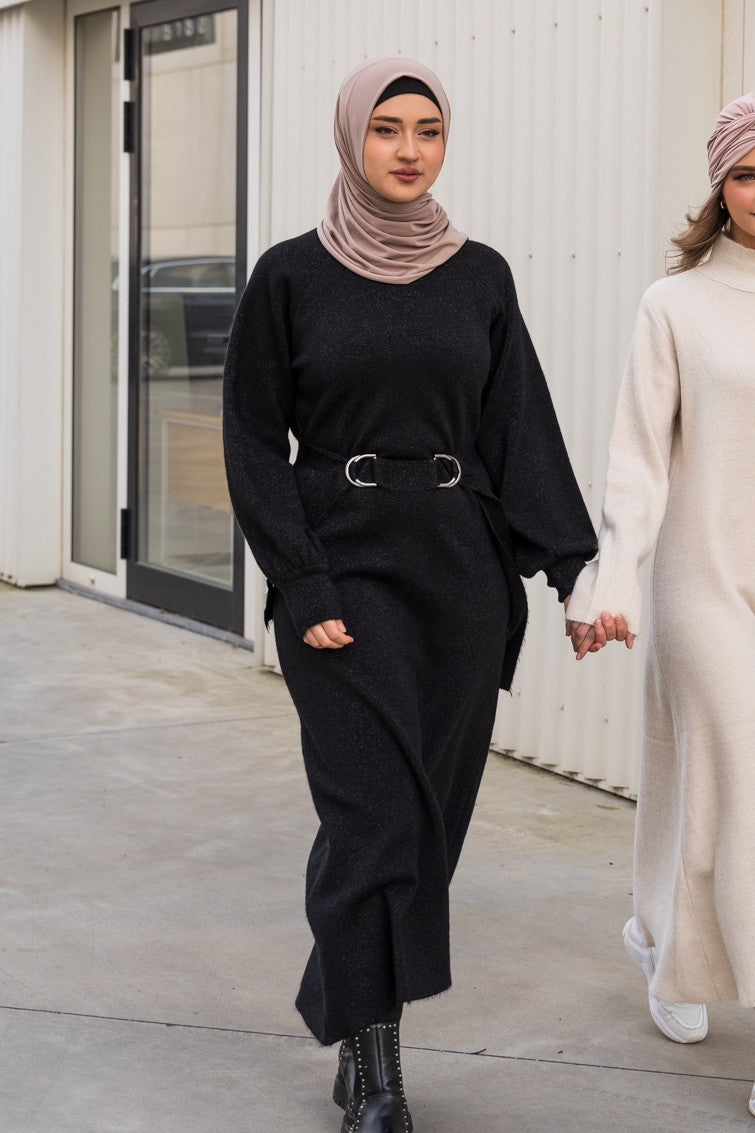 Long black dress with belt